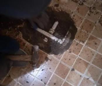 乳山卫生间漏水维修公司为您分享下卫生间渗水如何处理及注意事项
